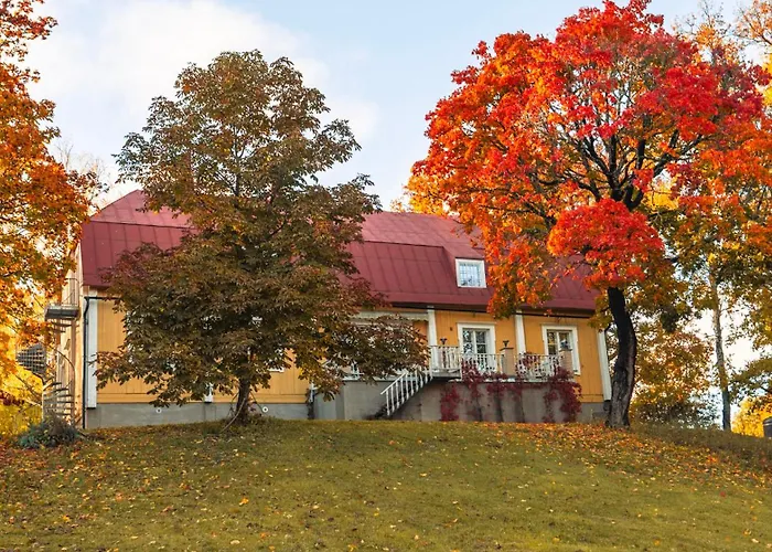 Hotel Kartanohotelli Artturi 3*